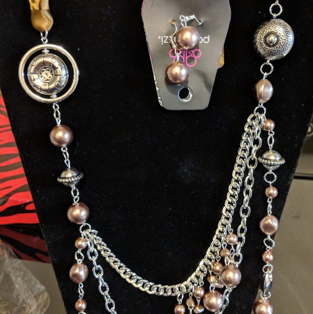 Necklace and earrings set